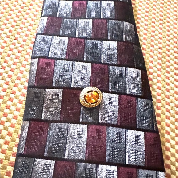 Handsome 3 pc Set Men’s Cuff Links & Tie Clip - Picture 7 of 10